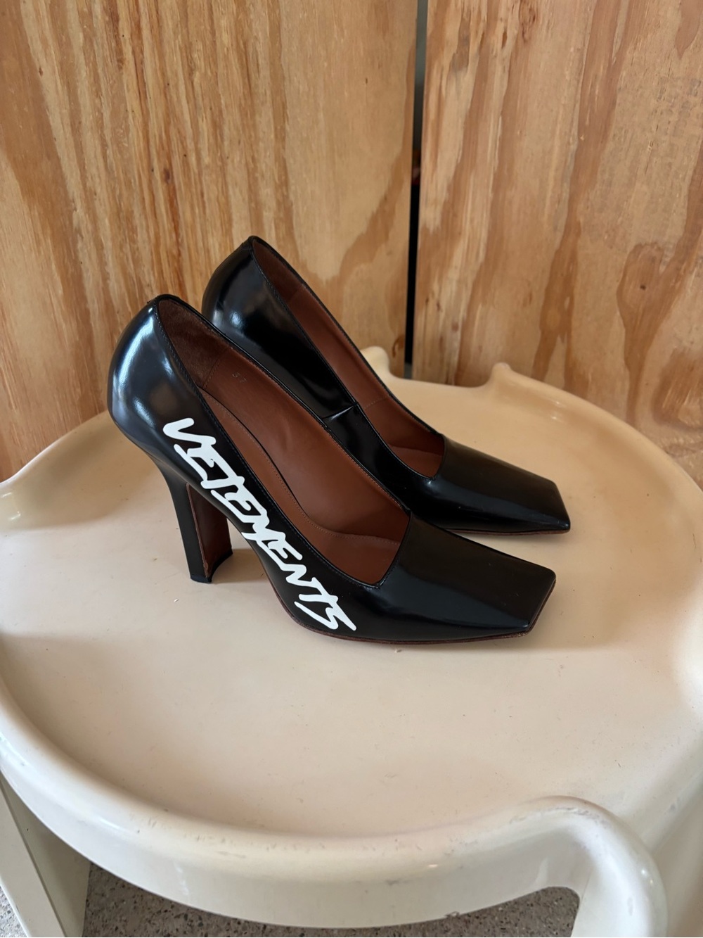 Vetements Pumps Black Patent Leather Graffiti 37EU
